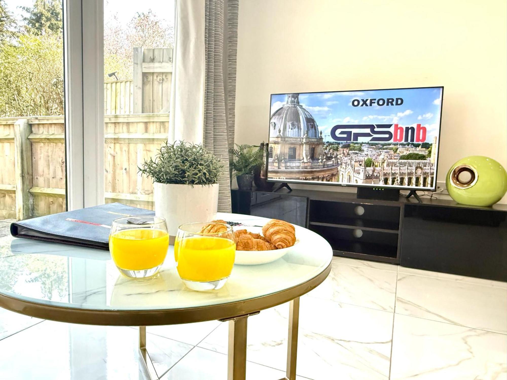 Panorama House, Luxury 2-bedroom 2 * Kidlington
